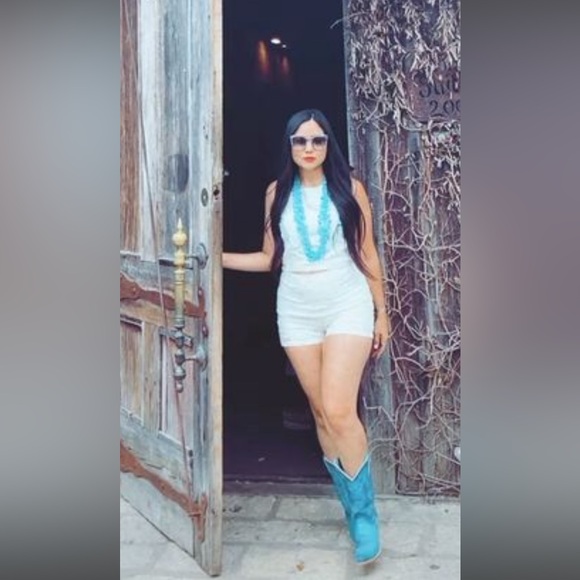 Like This Listing To Get Notified When I Go Live🛍️ - Picture 12 of 16